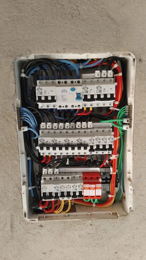 Quadro elétrico organizado pela XS Elétrica